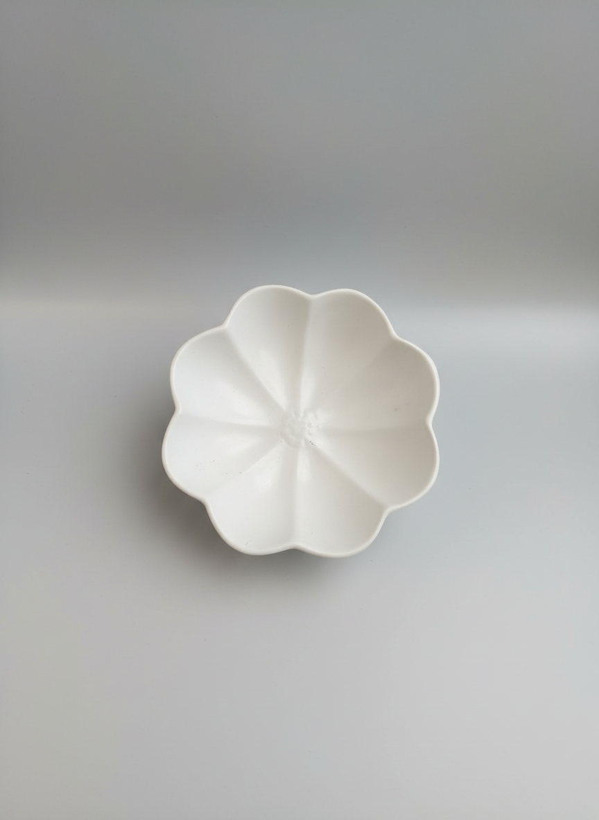 Flower-Shaped Ceramic Bowl/Catchall