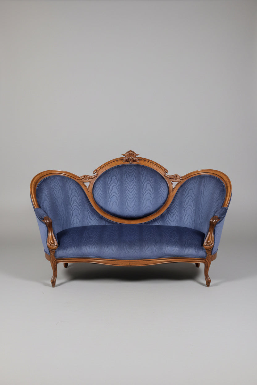 Victorian Sette Circa early 1900