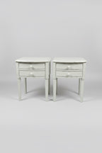 Set of 2 Weathered Ivory Nightstands 18 x 18 x 21