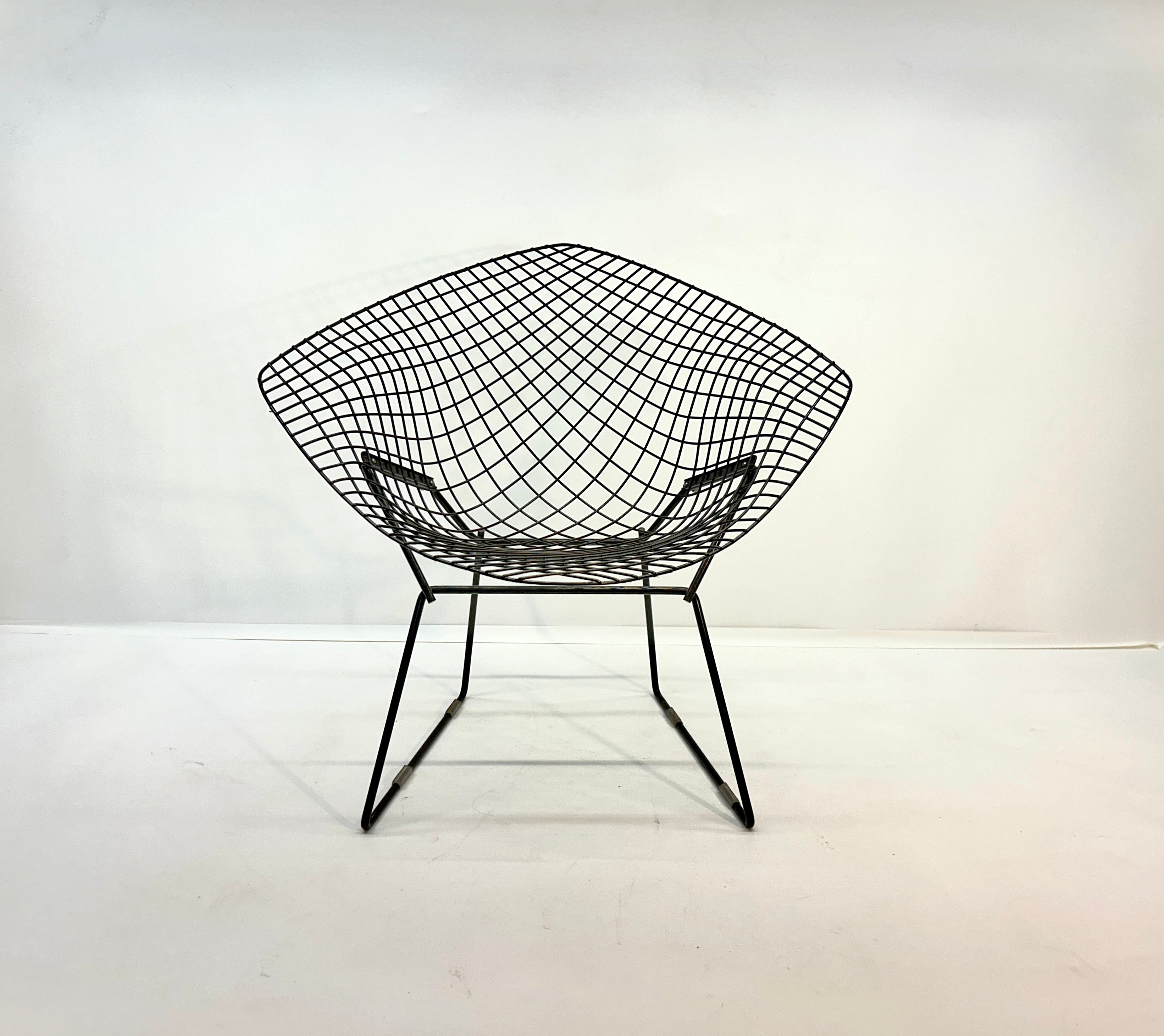 Knoll Bertoia Diamond Chair in Brown/Black