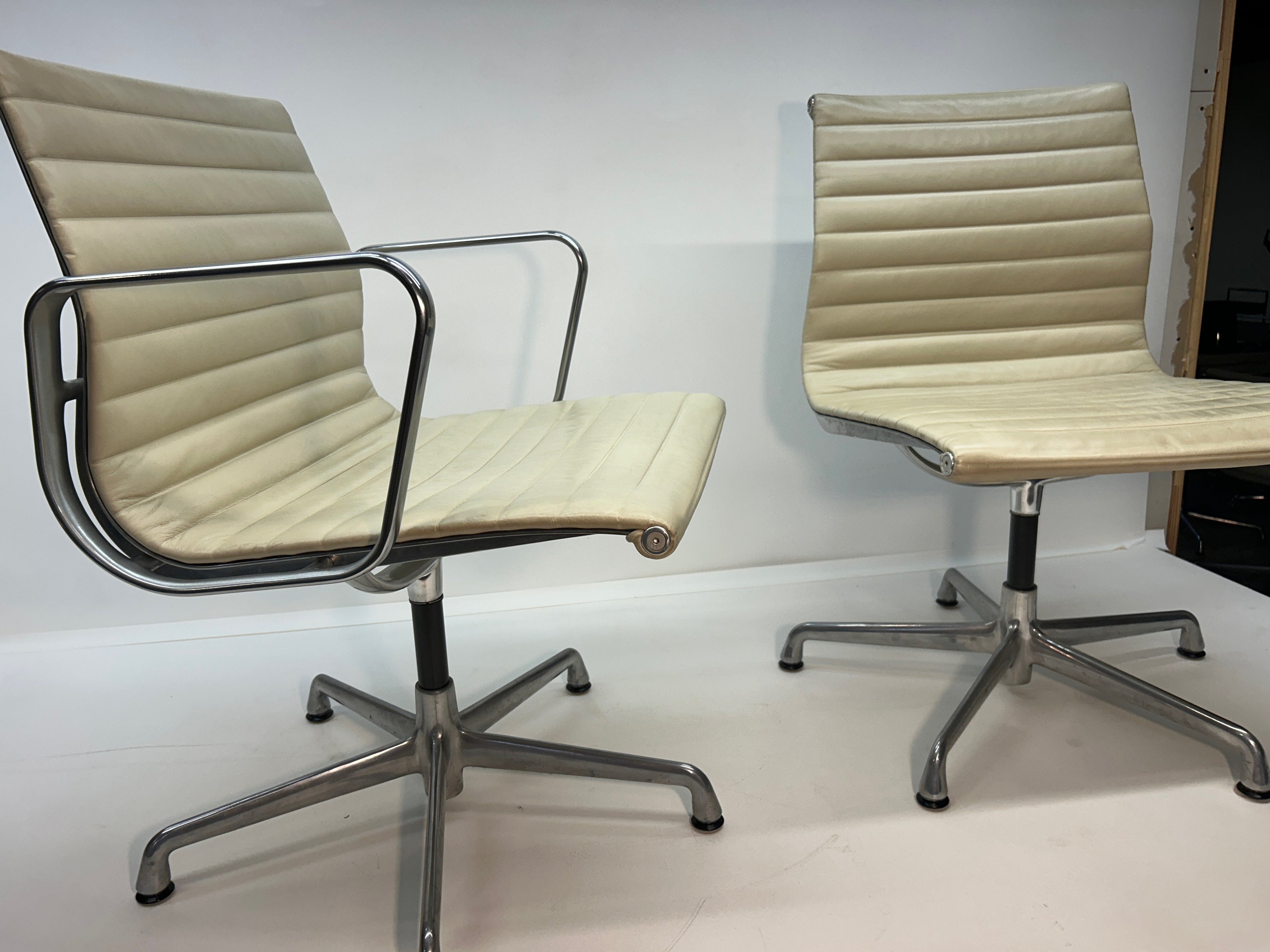 Eames Aluminum Group Management Chair by Herman Miller