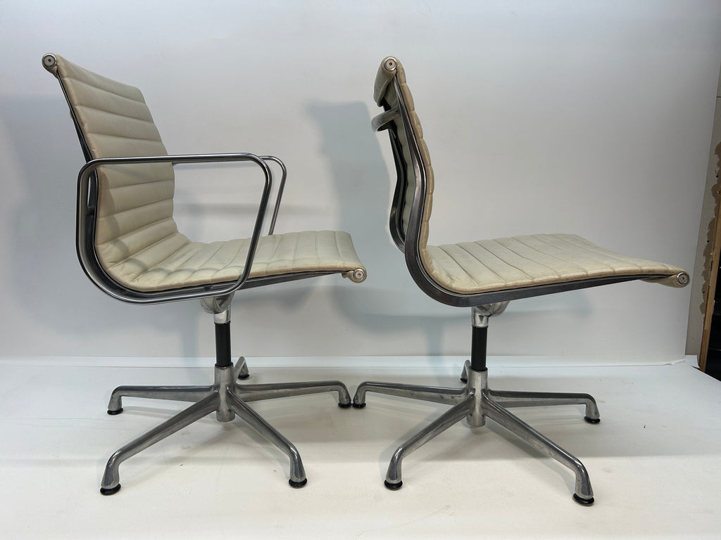 Eames Aluminum Group Management Chair by Herman Miller