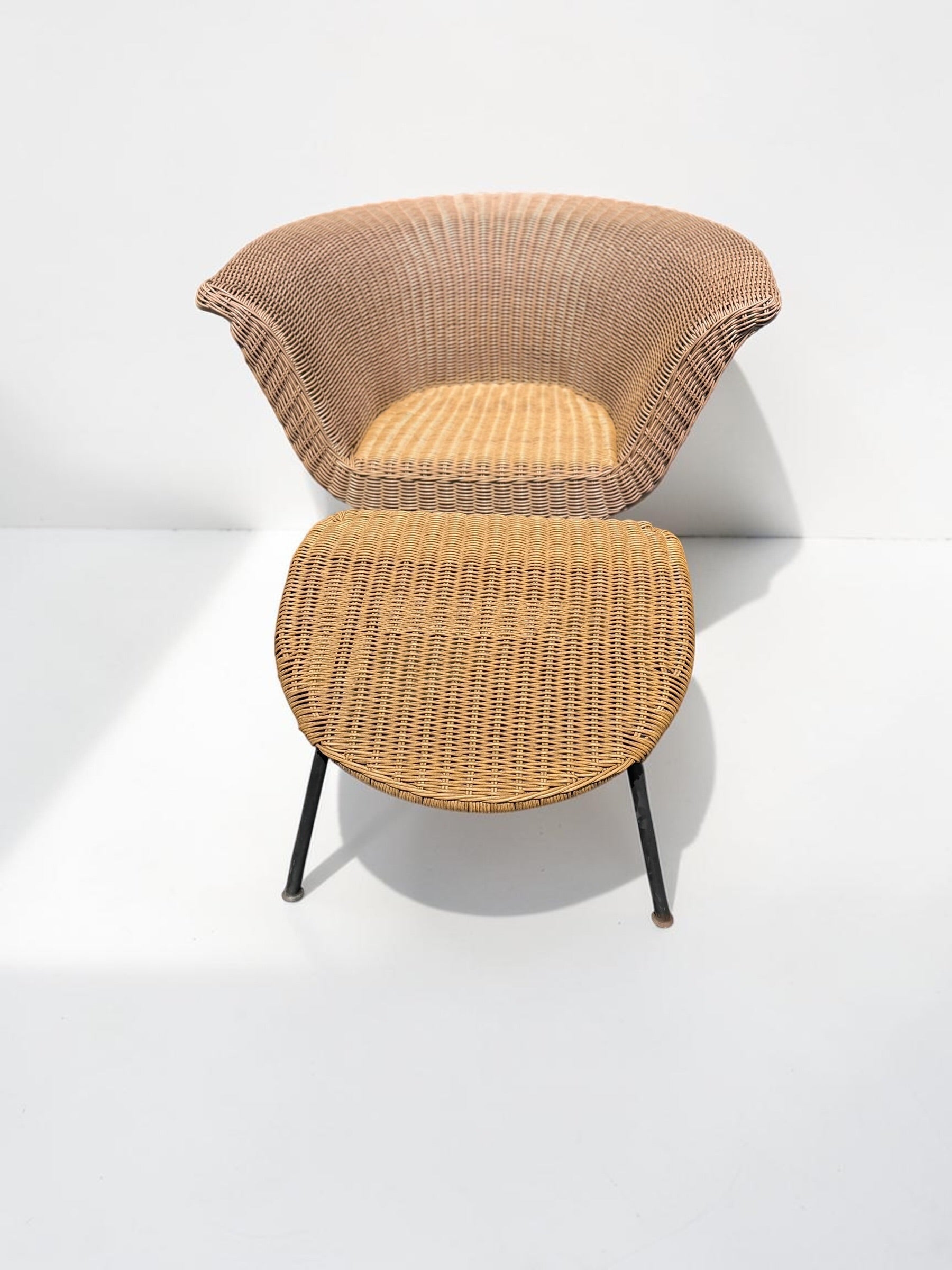 Set of Cb2 Outdoor Lounge Chairs with Ottoman
