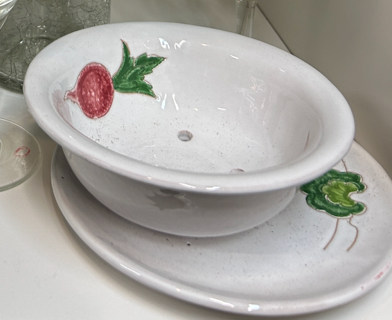 French Aplico Berry Bowl & Plate with Radish