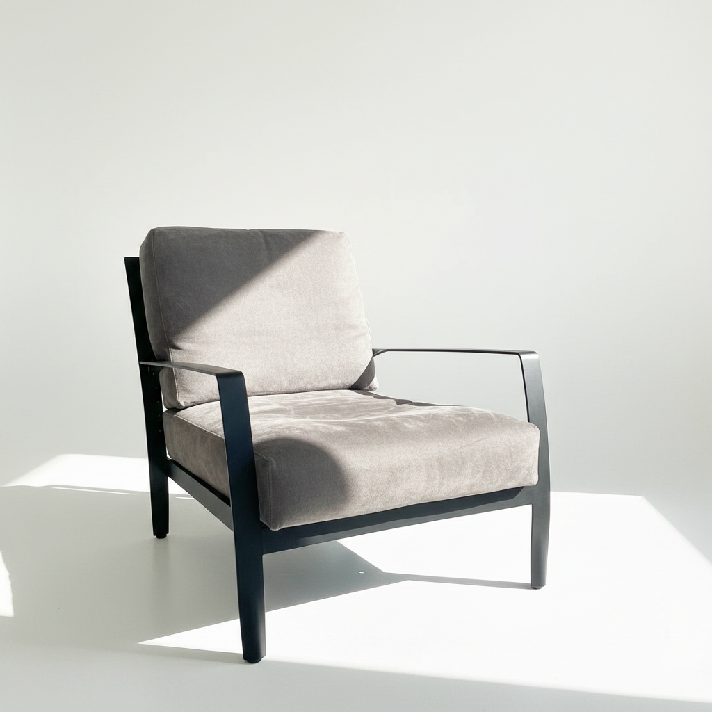 Minotti Richards Leather Armchair