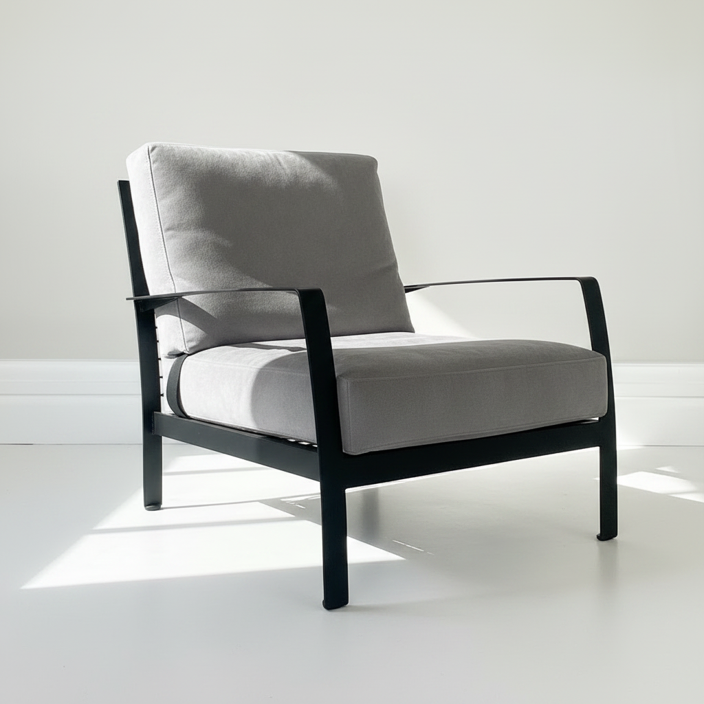 Minotti Richards Leather Armchair