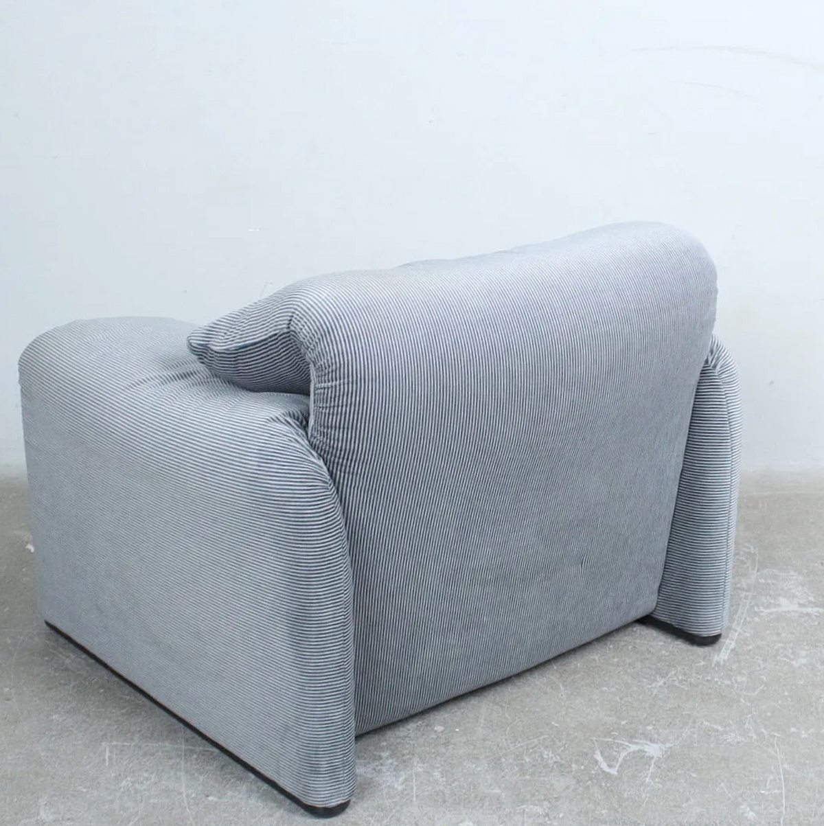 1970s Model 675 Maralunga Armchair for Cassina