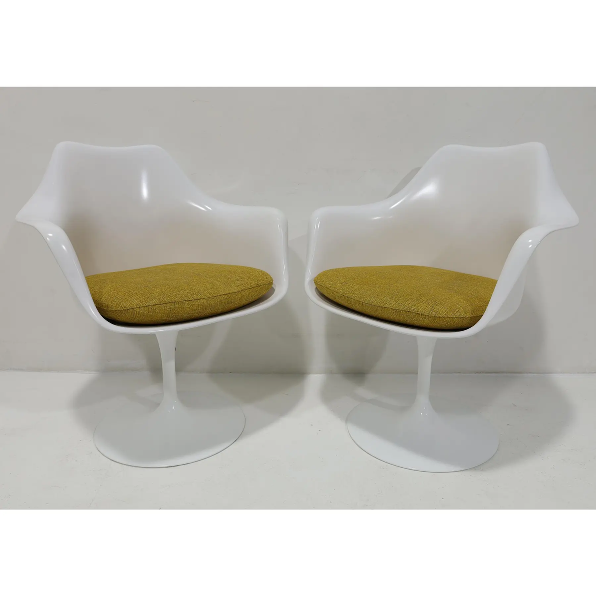 Set of 6 Authentic Knoll Tulip Swivel Arm Chairs